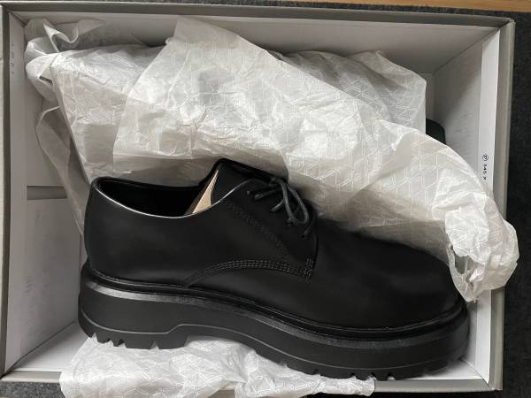 Vagabond NEW Black Chunky Leather

Jeff Derby Shoes Vagabond | Shoes | Vagabond New Black Chunky Leatherjeff  main image 4